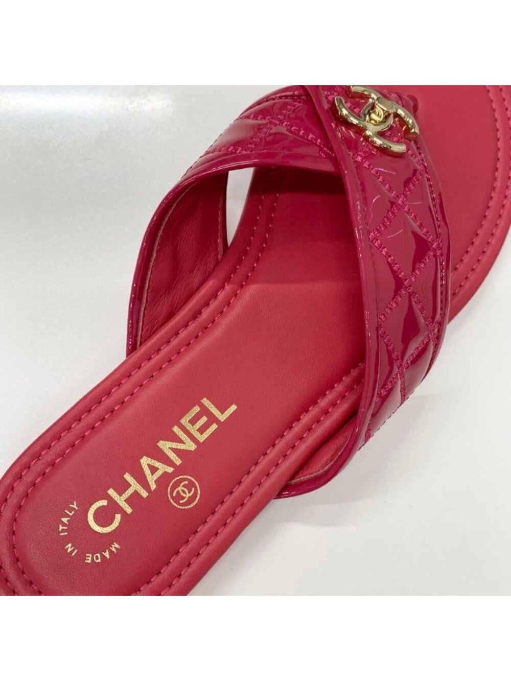 Chanel CC Logo Quilted Patent Thong Sandals Pink - Picture 7 of 10